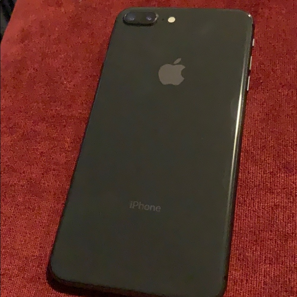 iPhone 8 Plus